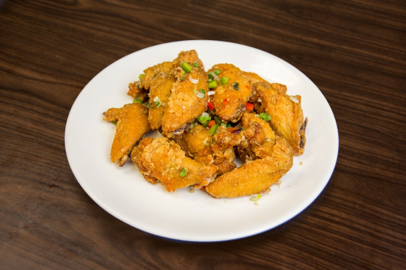 a16. salt＆pepper chicken wings（6pcs）椒盐鸡翅